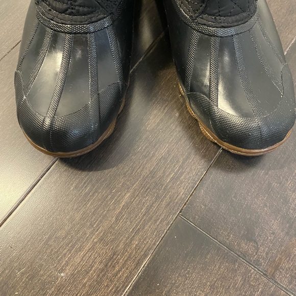 Sperry waterproof boots in black with brown rubber sole, Size: 6.5 - Picture 9 of 10